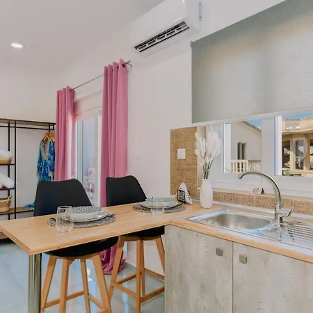 House Of Helios Apartment Pastida